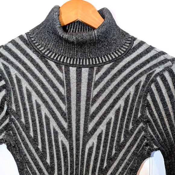 NWT DKNY | Granite & Gray Printed Turtleneck Long-Sleeve Ribbed Sweater | Medium - Picture 4 of 9